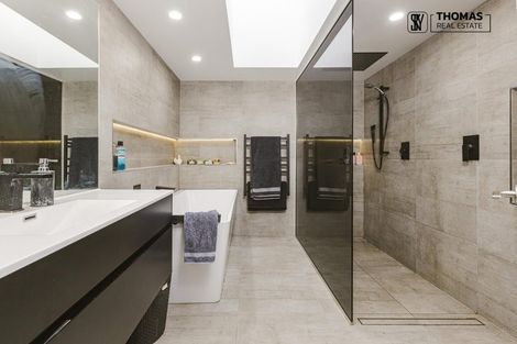 Photo of property in 31 Earlsworth Road, Mangere East, Auckland, 2024