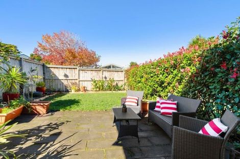 Photo of property in 1/12 Munstead Place, Hillcrest, Auckland, 0627