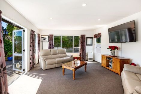 Photo of property in 56 Molyneux Close, Whitby, Porirua, 5024