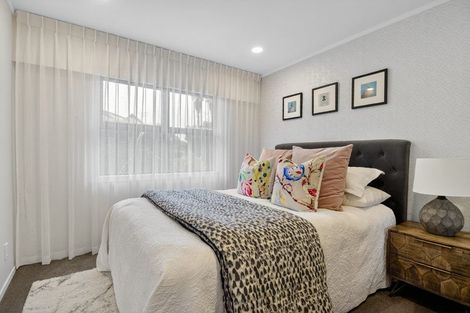 Photo of property in 16 Clyside Avenue, Half Moon Bay, Auckland, 2012