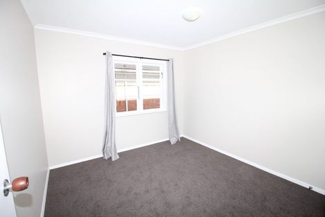 Photo of property in 52 Newlands Road, Newlands, Wellington, 6037