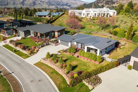 Photo of property in 6 Turnbull Crescent, Wanaka, 9305