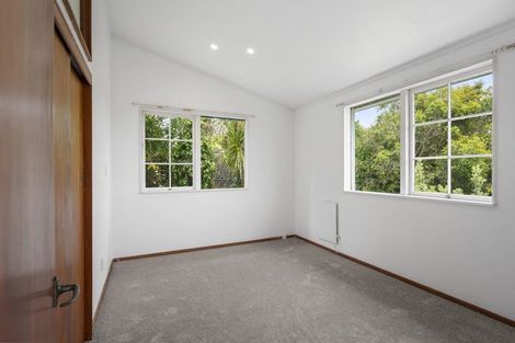 Photo of property in 2/235 Sunset Road, Sunnynook, Auckland, 0632