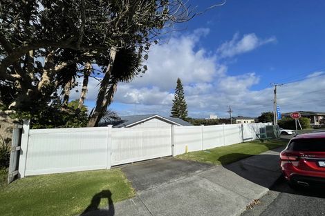 Photo of property in 3/15 East Coast Road, Milford, Auckland, 0620