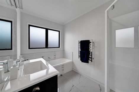 Photo of property in 36 Fernbrook Drive, Hurworth, New Plymouth, 4310