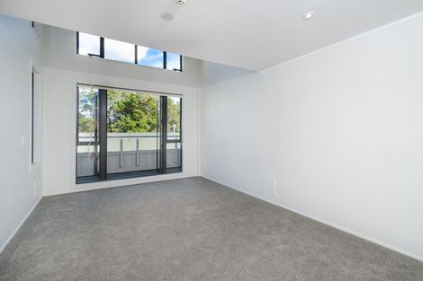 Photo of property in 15b/30 Westward Ho, Glen Eden, Auckland, 0602
