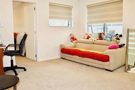 Photo of property in 6 Te Aramanu Crescent, Papakura, 2110