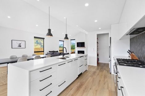 Photo of property in 37 Bannister Street, Jacks Point, Queenstown, 9371