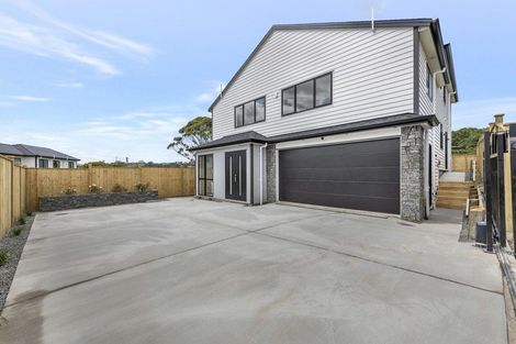 Photo of property in 2a Ballyalton Crescent, Flat Bush, Auckland, 2019