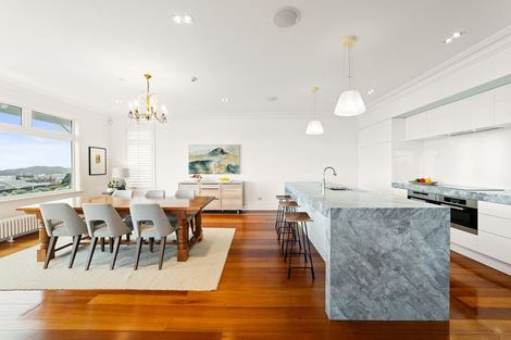 Photo of property in 8 Central Terrace, Kelburn, Wellington, 6012