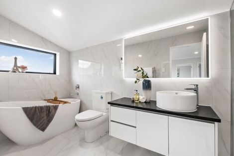 Photo of property in 408b East Coast Road, Sunnynook, Auckland, 0630