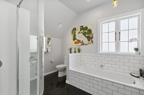 Photo of property in 39 Fairview Crescent, Kelburn, Wellington, 6012