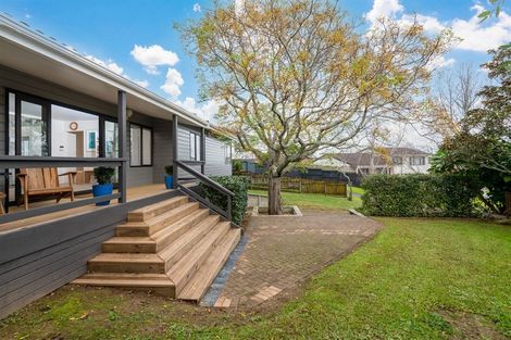 Photo of property in 17 Orinda Close, Botany Downs, Auckland, 2010