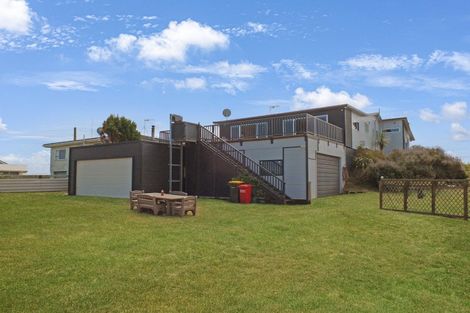 Photo of property in 122 Seabury Avenue, Foxton Beach, Foxton, 4815