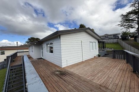 Photo of property in 14 Sarajevo Place, Massey, Auckland, 0614
