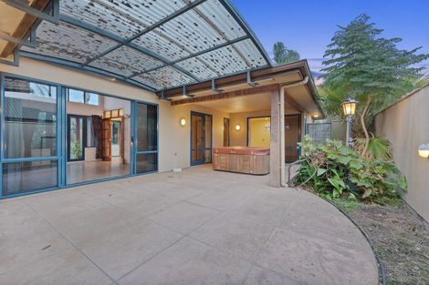 Photo of property in 1 Maghera Drive, East Tamaki, Auckland, 2016