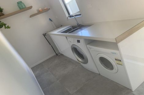 Photo of property in 6a Tallington Crescent, Torbay, Auckland, 0630