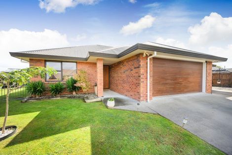 Photo of property in 7 Medallion Court, Kelvin Grove, Palmerston North, 4414