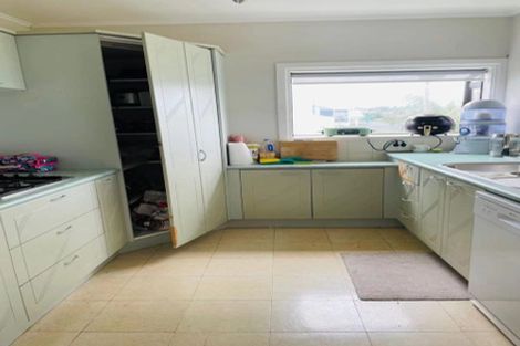 Photo of property in 1001 Whangaparaoa Road, Tindalls Beach, Whangaparaoa, 0930