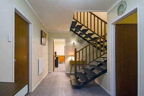 Photo of property in 9 Christensen Place, Forrest Hill, Auckland, 0620