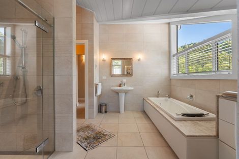 Photo of property in 49 Whakamoenga Point, Acacia Bay, Taupo, 3385