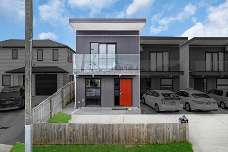 Photo of property in 4/13 Sarona Avenue, Glen Eden, Auckland, 0602