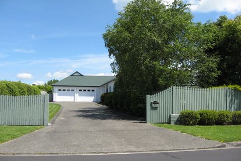 Photo of property in 28 Sunny Crescent, Huapai, Kumeu, 0810