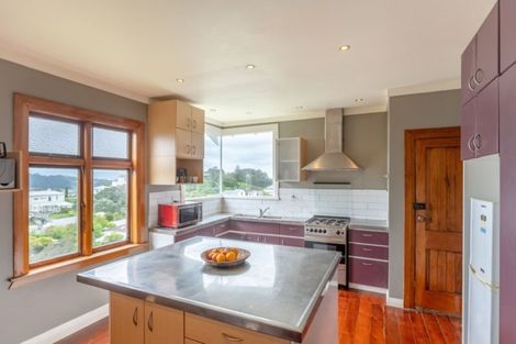 Photo of property in 19 Moffitt Street, Vogeltown, Wellington, 6021