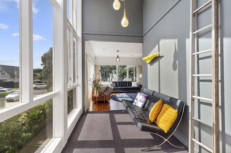 Photo of property in 30 Mantell Street, Seatoun, Wellington, 6022