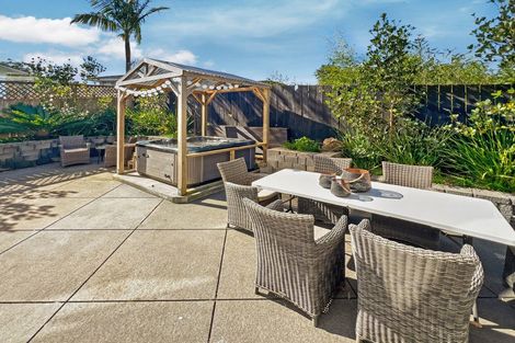 Photo of property in 14a Mchardy Place, Glenfield, Auckland, 0627