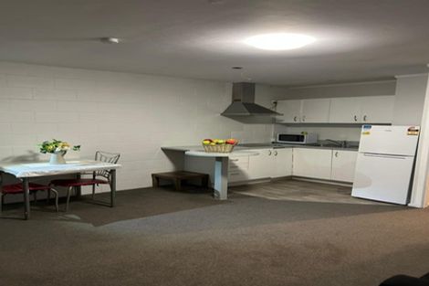 Photo of property in 3o Mountain Road, Mount Wellington, Auckland, 1060