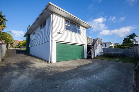 Photo of property in 9 Barron Drive, Green Bay, Auckland, 0604