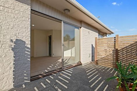 Photo of property in 65 Victoria Road, New Plymouth, 4310