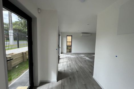 Photo of property in 2 Matukutureia Lane, Manurewa, Auckland, 2102