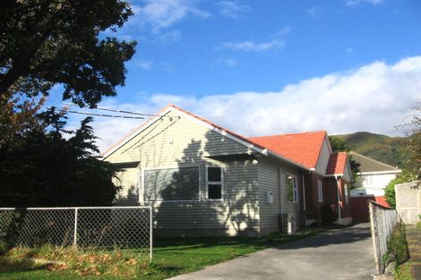 Photo of property in 22 Brook Street, Waiwhetu, Lower Hutt, 5010