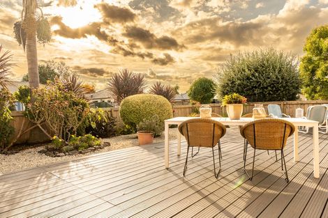 Photo of property in 35 Northmeadow Drive, Rototuna, Hamilton, 3210