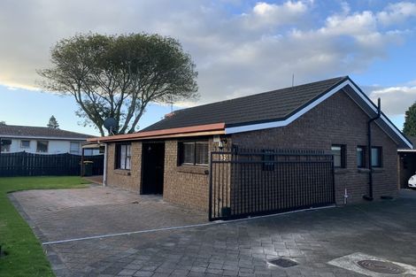 Photo of property in 1/16 Frank Evans Place, Henderson, Auckland, 0610