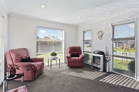 Photo of property in 16 Watkins Drive, Rangiora, 7400