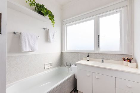 Photo of property in 42 King Street, Marton, 4710