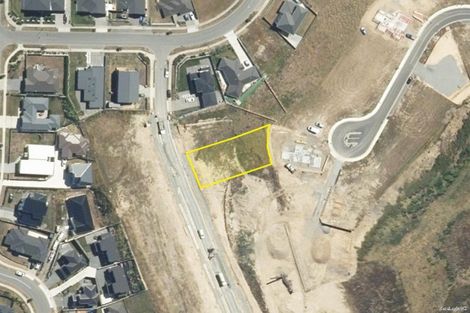 Photo of property in 5 Te Hoiere Street, Aotea, Porirua, 5024