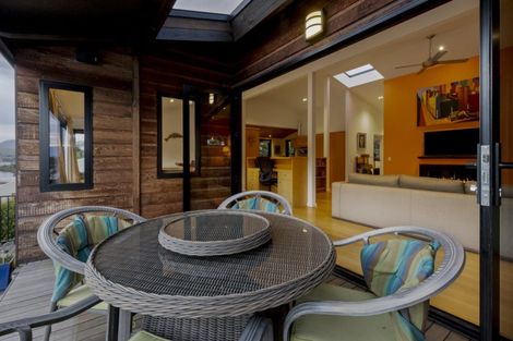 Photo of property in 5 Mincher Road, Kelvin Heights, Queenstown, 9300