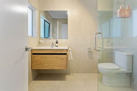 Photo of property in 21a Alexander Street, Cockle Bay, Auckland, 2014