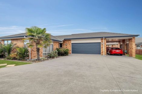 Photo of property in 11 Wai Place, One Tree Point, 0118