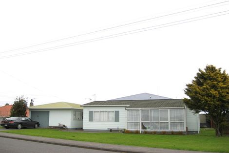 Photo of property in 16 Fitzroy Road, Fitzroy, New Plymouth, 4312