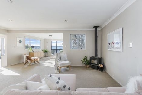 Photo of property in 46 Totara Road, Te Atatu Peninsula, Auckland, 0610