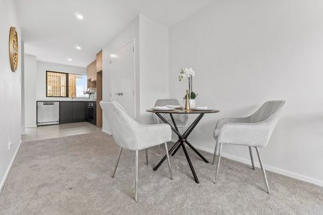 Photo of property in 9/267 Great North Road, Henderson, Auckland, 0612