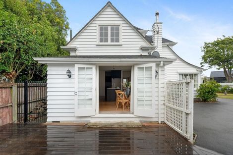 Photo of property in 27 Makora Street, Fendalton, Christchurch, 8041