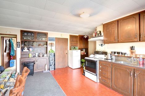 Photo of property in 124 Main Road South, Green Island, Dunedin, 9018