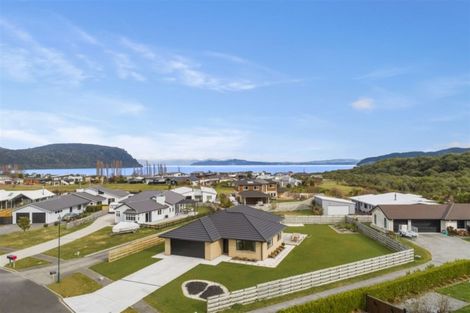 Photo of property in 27 Pukeko Way, Kinloch, Taupo, 3377