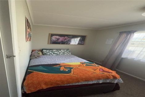 Photo of property in 1 Balmoral Street, Levin, 5510